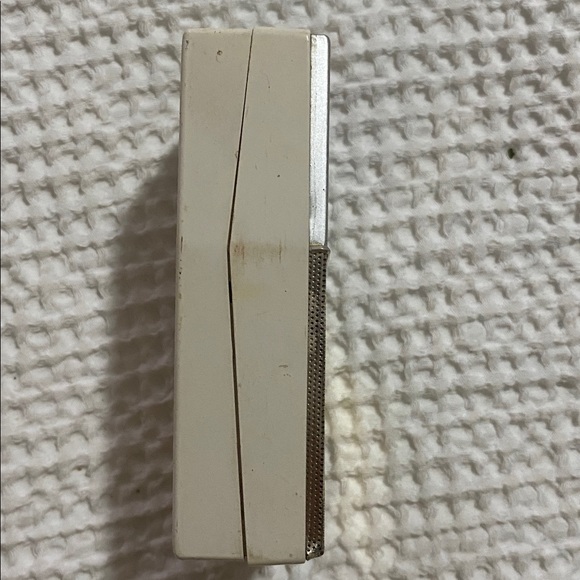 1960 RCA VICTOR Portable Transistor Radio - Picture 7 of 9